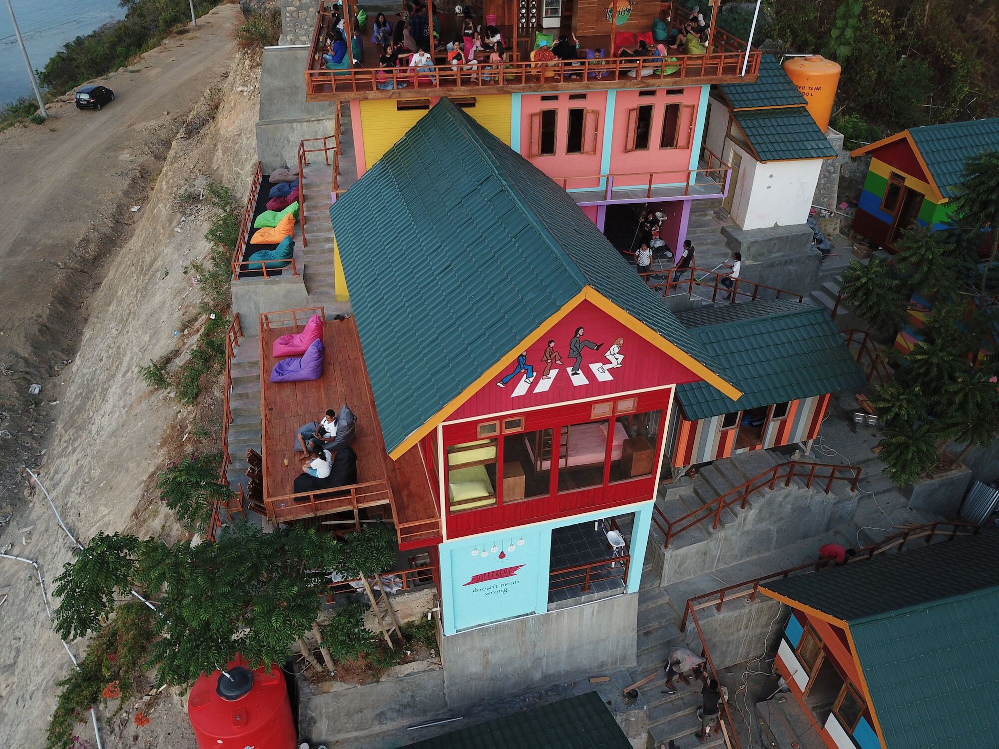 One Tree Hill - Hostel Labuan Bajo Exterior foto